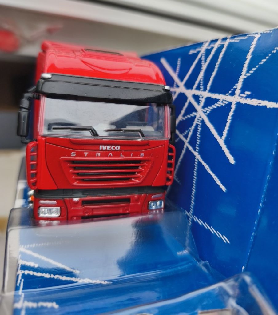 Iveco Stralis  by New Ray 1/43 - фото фото фото 1