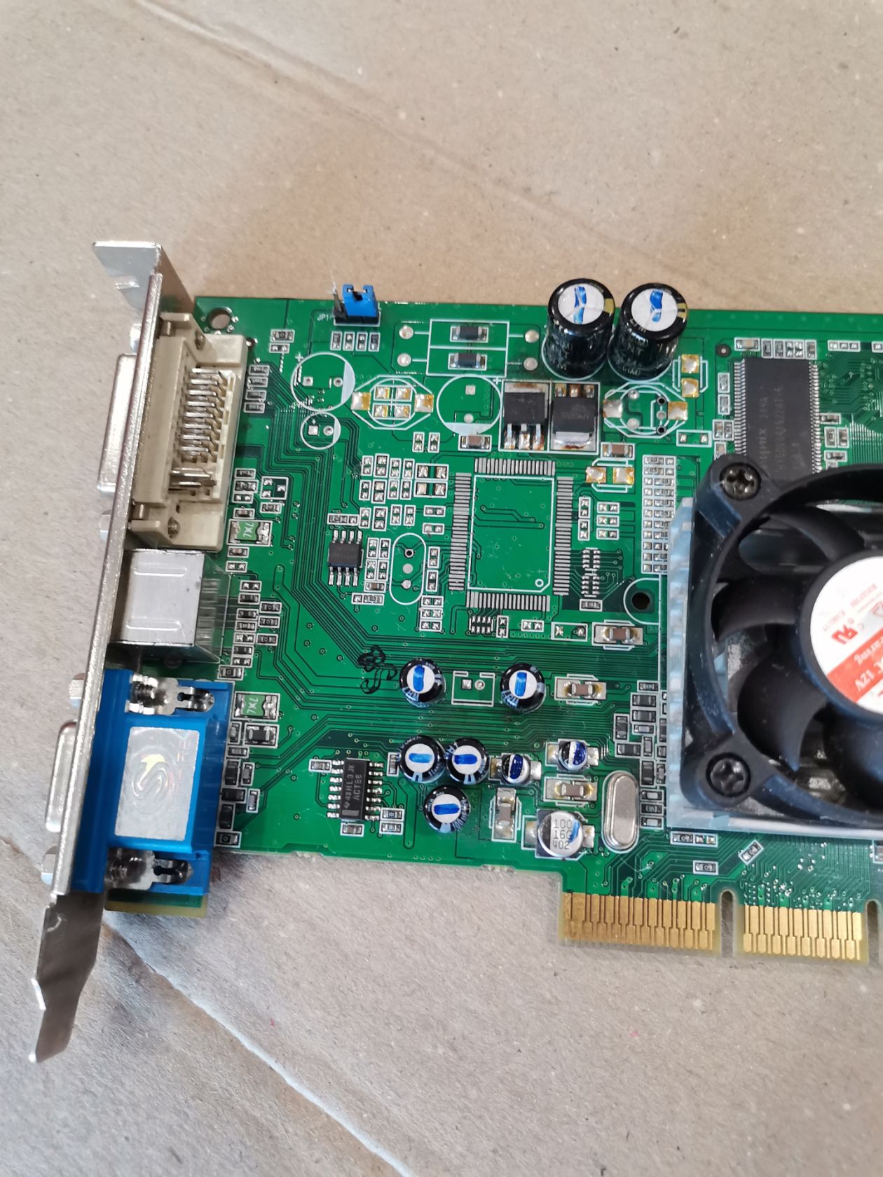 Видеокарта ATI Radeon 9200 64mb DDR AGP - фото фото фото 3