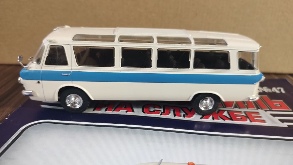 Колекційний автомобіль 1/43 Автолегенди СРСР №20 Автомобиль ЗІЛ-118 "Юність" - фото фото фото 2