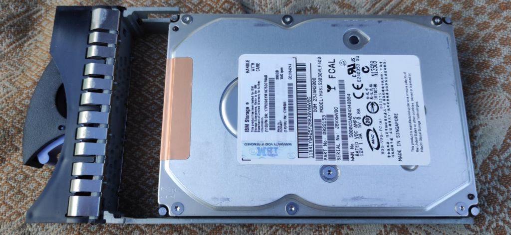 Жёсткий диск HDD IBM Storage 300GB HUS153030VLF400 - фото фото фото 0