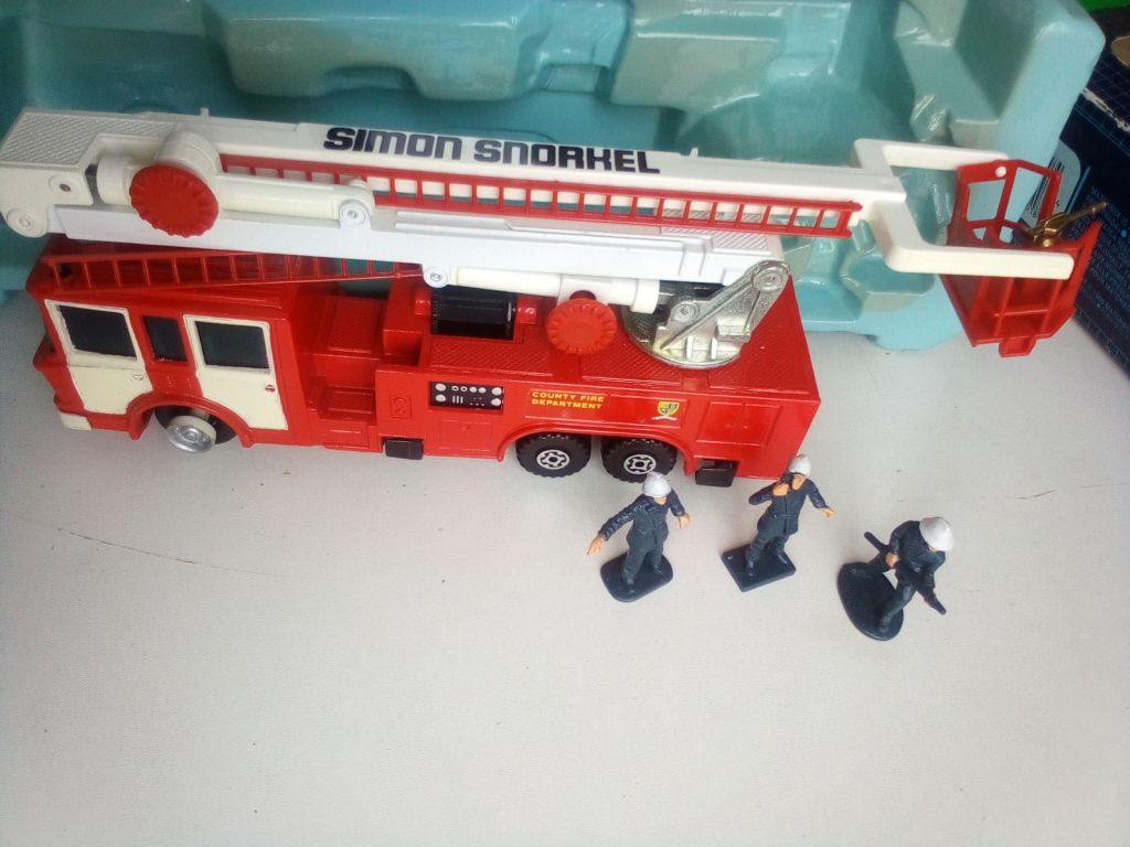 Matchbox SuperKings K-39 ERF Snorkel Fire Engine 1987 - фото фото фото 5