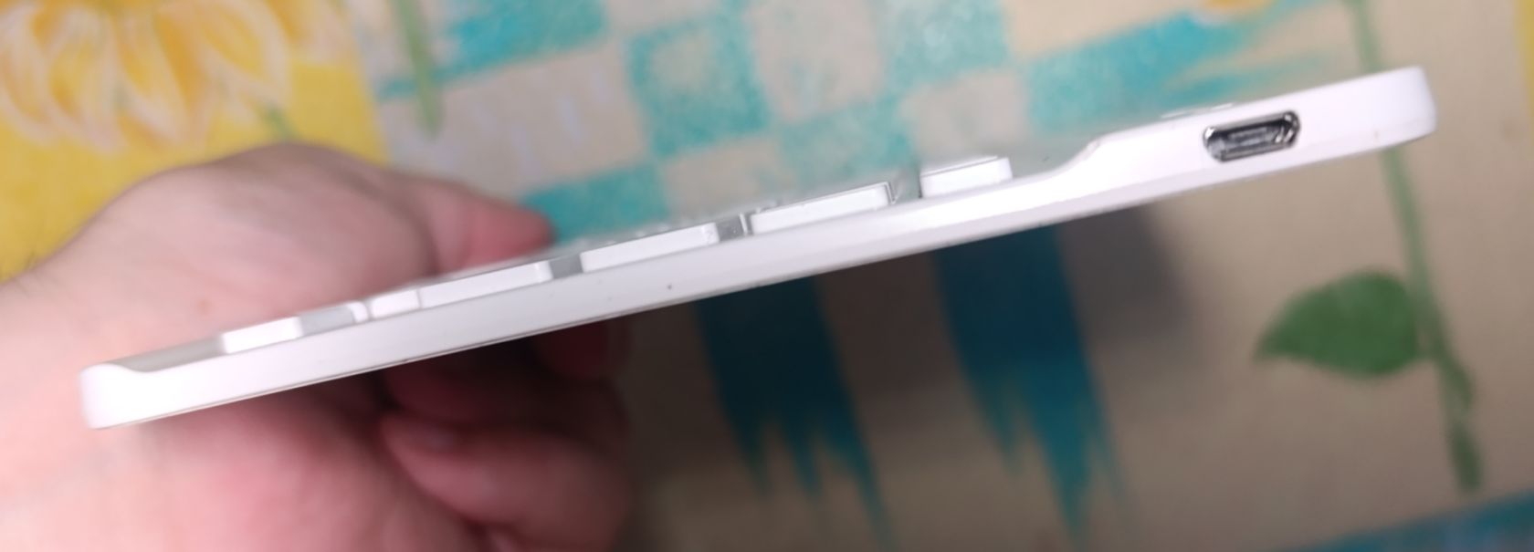 Аккумуляторна Блютуз клавіатура міні, заряджається через micro usb - фото фото фото 1