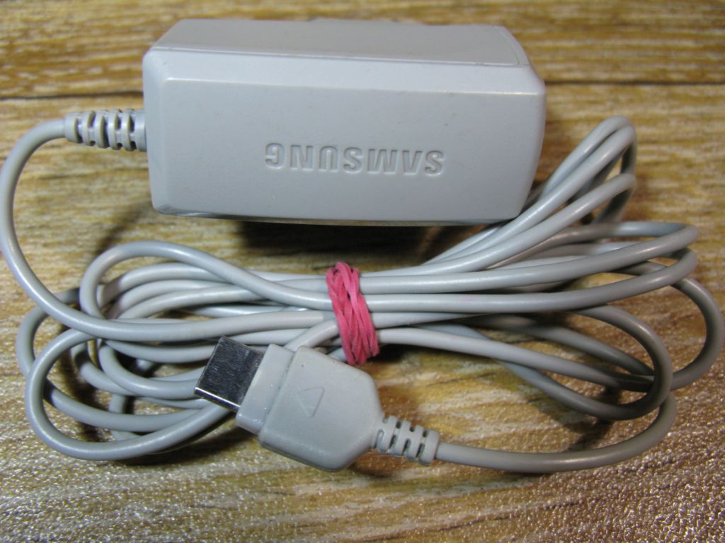Оригинальное зарядное устройство Samsung Travel Adapter    (модель ATADM10ESE) - фото фото фото 1