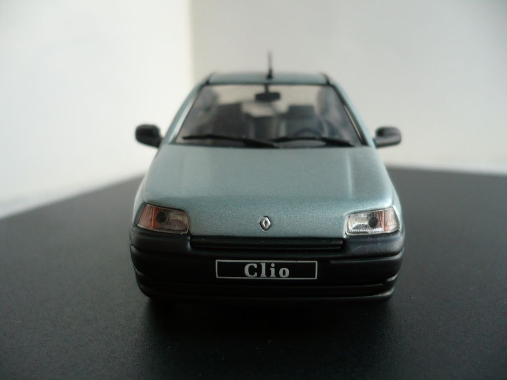 Renault Clio 3 Doors 1:43 Universal Hobbies - фото фото фото 2