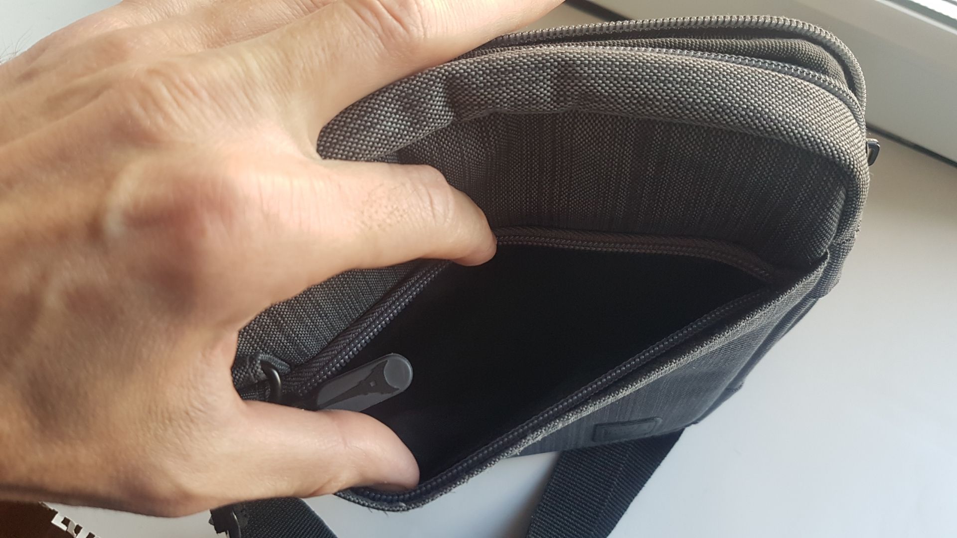 Cумка чехол для планшета PortDesigns Venice Tablet Bag 10,1 дюйма - фото фото фото 8