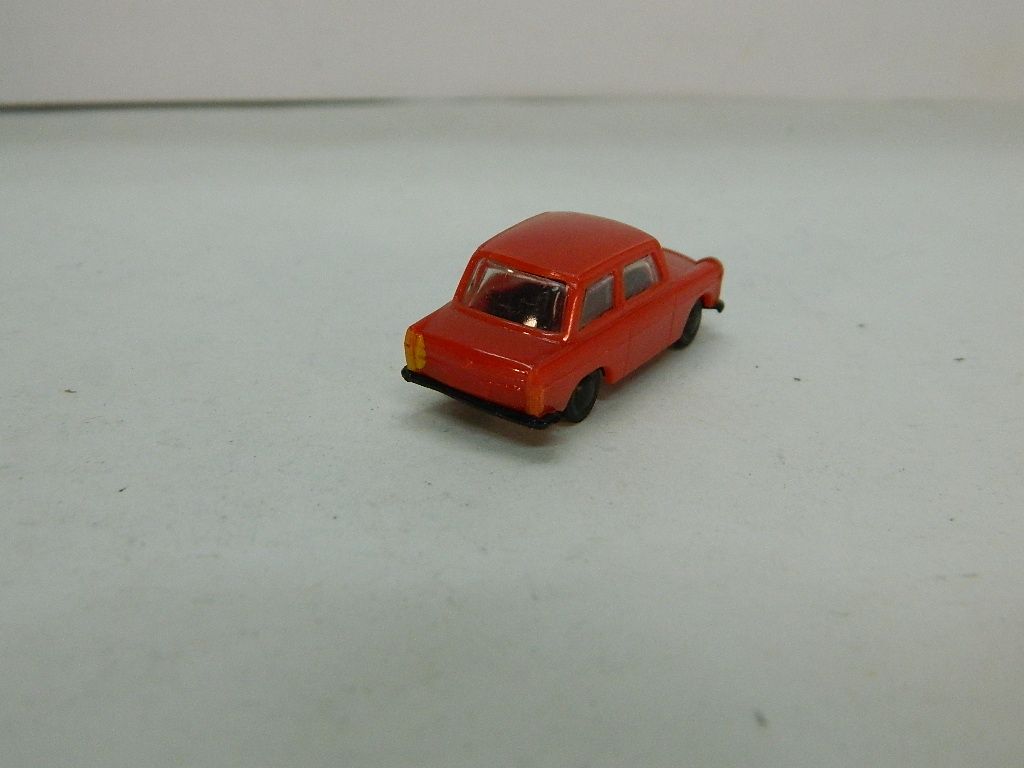 Автомобіль TRABANT 601. ESPEWE/PERMOT 1:87 H0  (71003). - фото фото фото 1