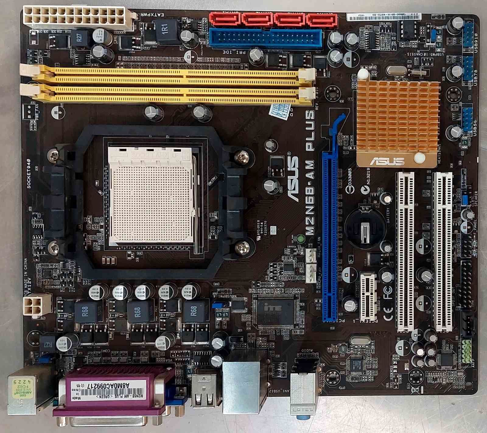 Материнська плата  Socket AM2+ Asus M2N68-AM Plus /MicroATX/2 x DDR2 б/в - фото фото фото 0