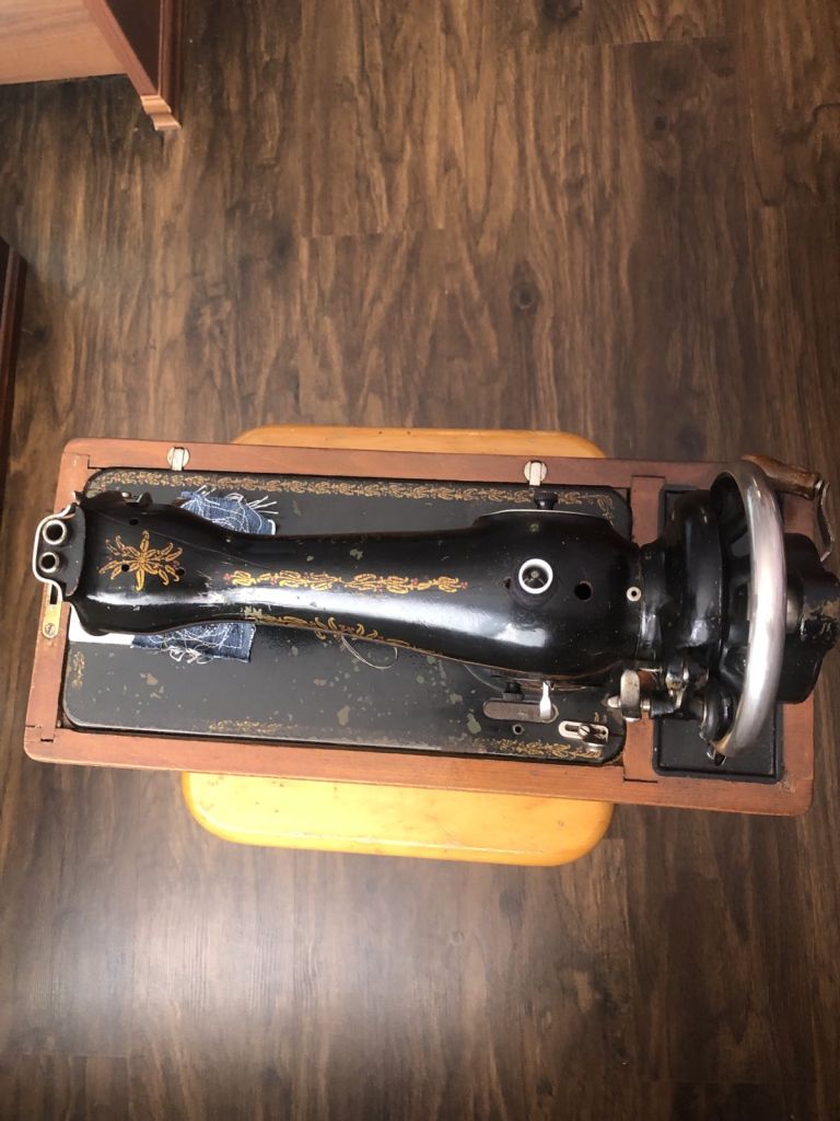 Швейна машинка - фото фото фото 4