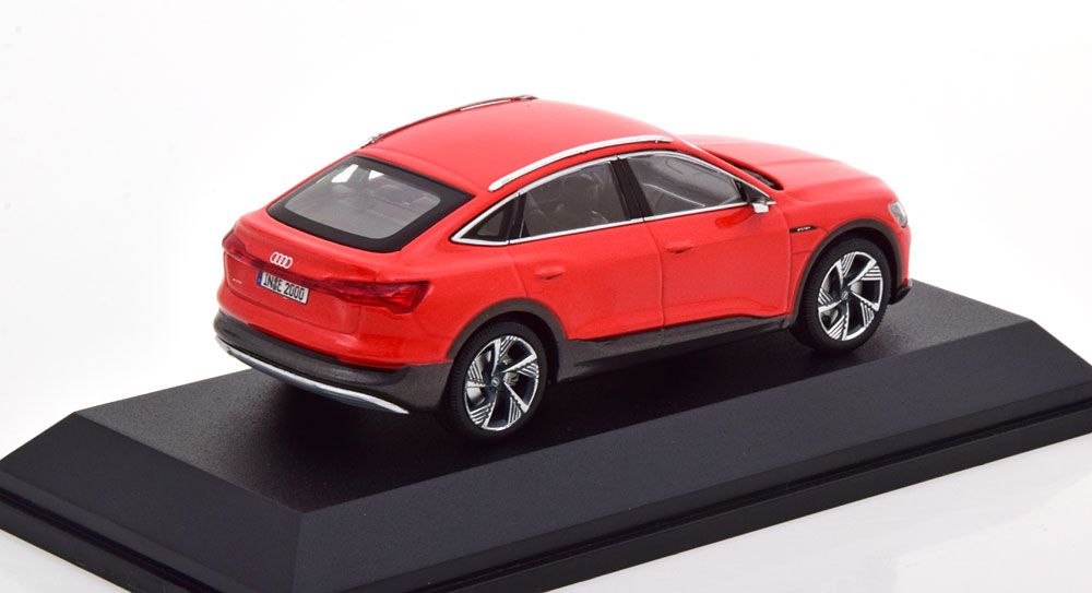 iScale 1:43 Audi e-tron Sportback  (2020) catalunya red - фото фото фото 1