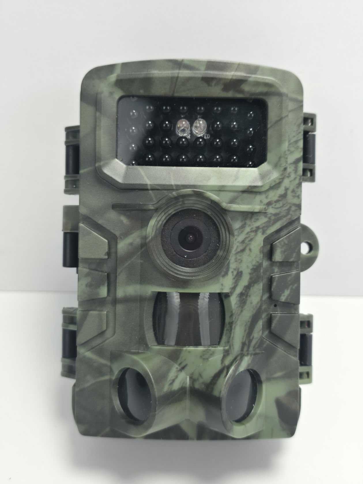 Фотопастка Trail Camera з PIR-датчиком, нічним підсвічуванням та екраном 2" - фото фото фото 1