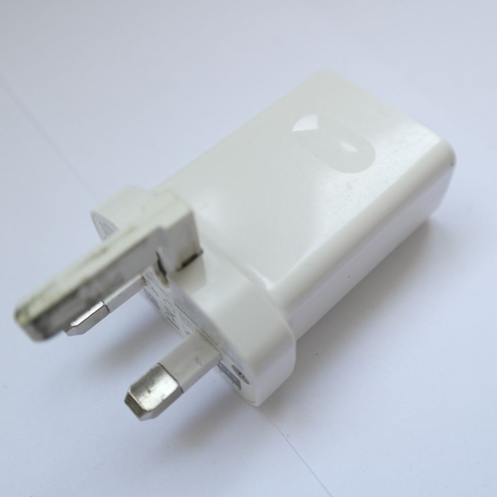 Зарядное устройство Huawei Charger Quick Charge 5V/9V 2.0A HW-059200BHQ - фото фото фото 1