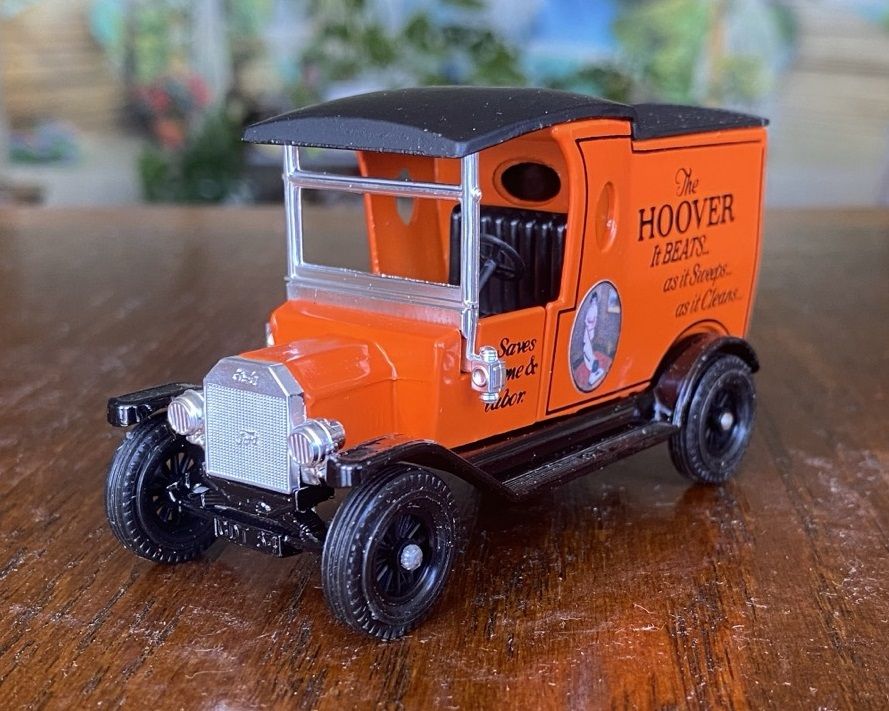 Модель автомобиля FORD MODEL T 1912 HOOVER 1:43 YESTERYEAR MATCHBOX Англия - фото фото фото 2
