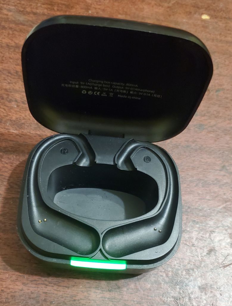 Коробка з Bluetooth навушників. - фото фото фото 0