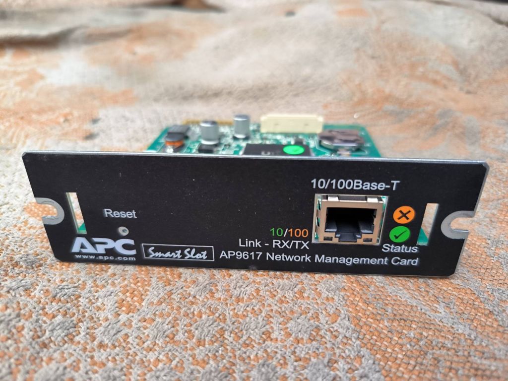 Сетевая карта APC Smart Slot AP9617 Network Management Card 10/100Base-T - фото фото фото 0