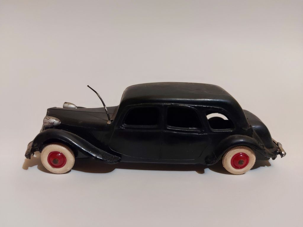 Norev 1:43  (plastic) Citroen 15-Six Familiale - фото фото фото 0