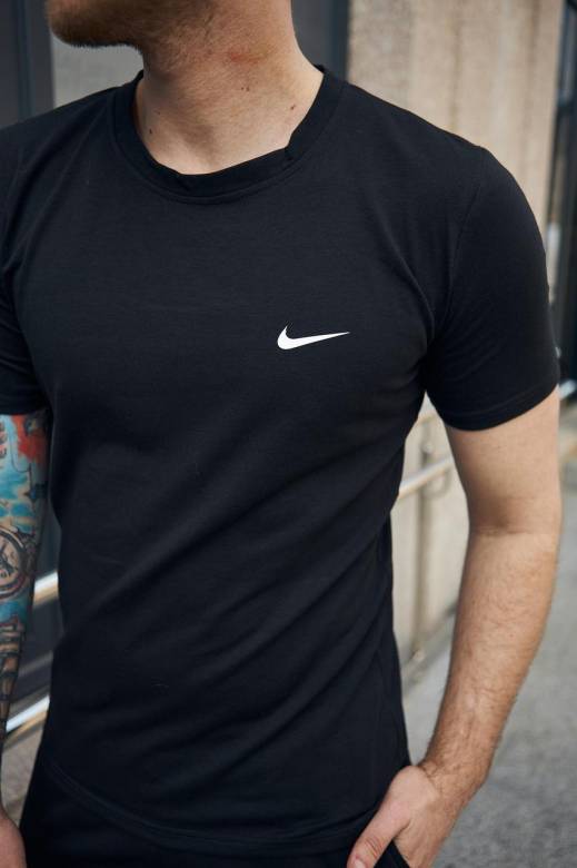 Футболка Nike чорна - фото фото фото 1