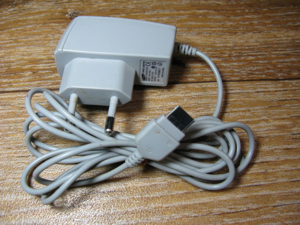 Оригинальное зарядное устройство Samsung Travel Adapter    (модель ATADM10ESE) - фото фото фото 0