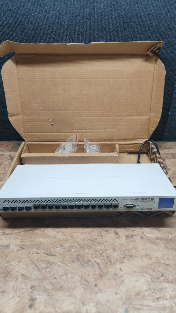 Лот Маршрутизатор MikroTik CCR1036-12G-4S - фото фото фото 0