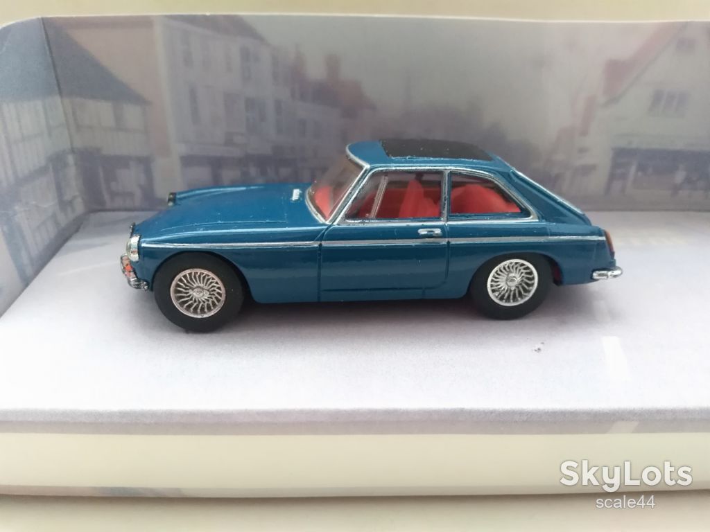 MGB GT V8 1973.Dinky.1/43 - фото фото фото 1