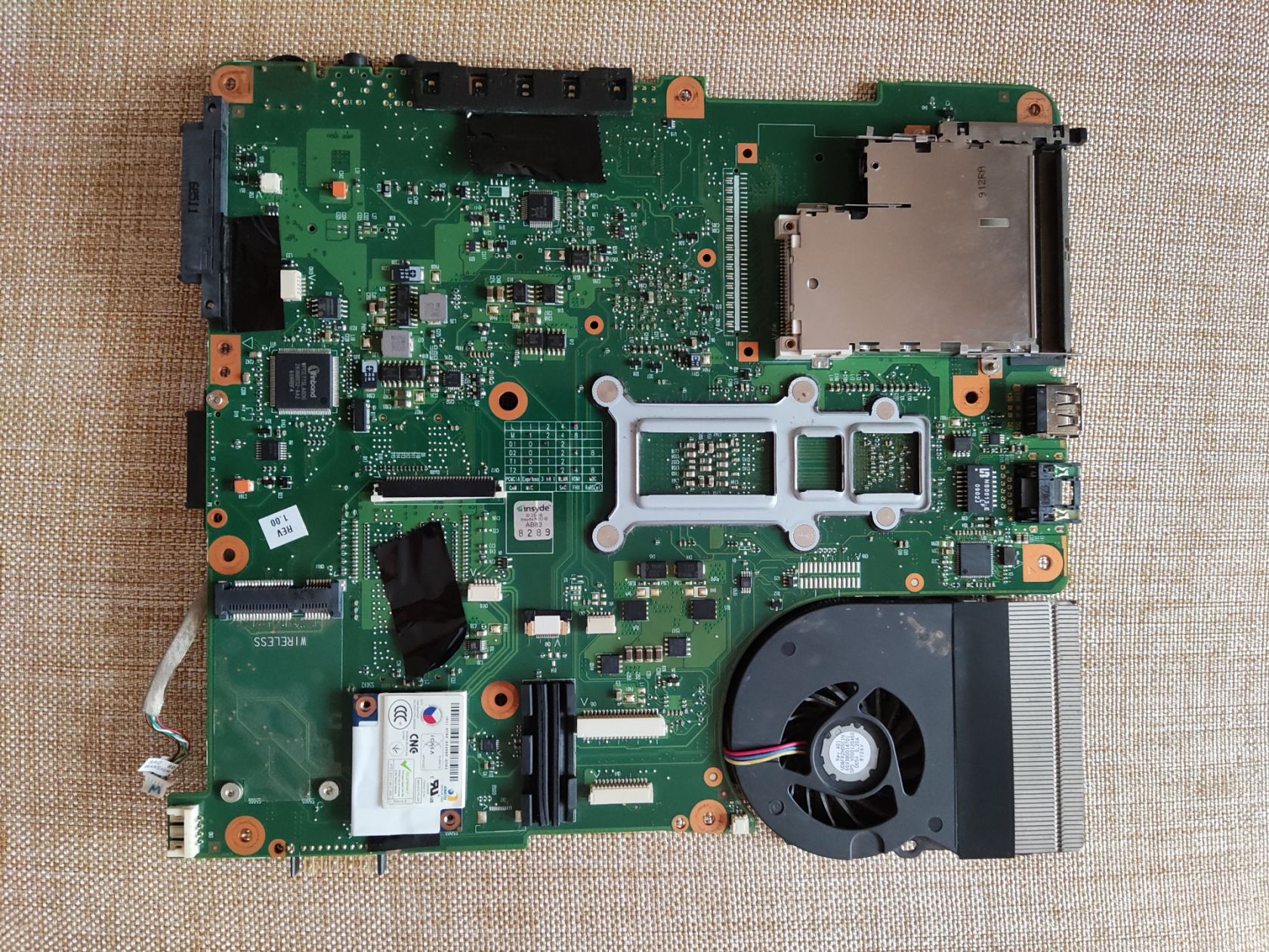 Материнська плата Toshiba Satellite L300D AMD DDR2 / 6050A2175001-MB-A02 - фото фото фото 1