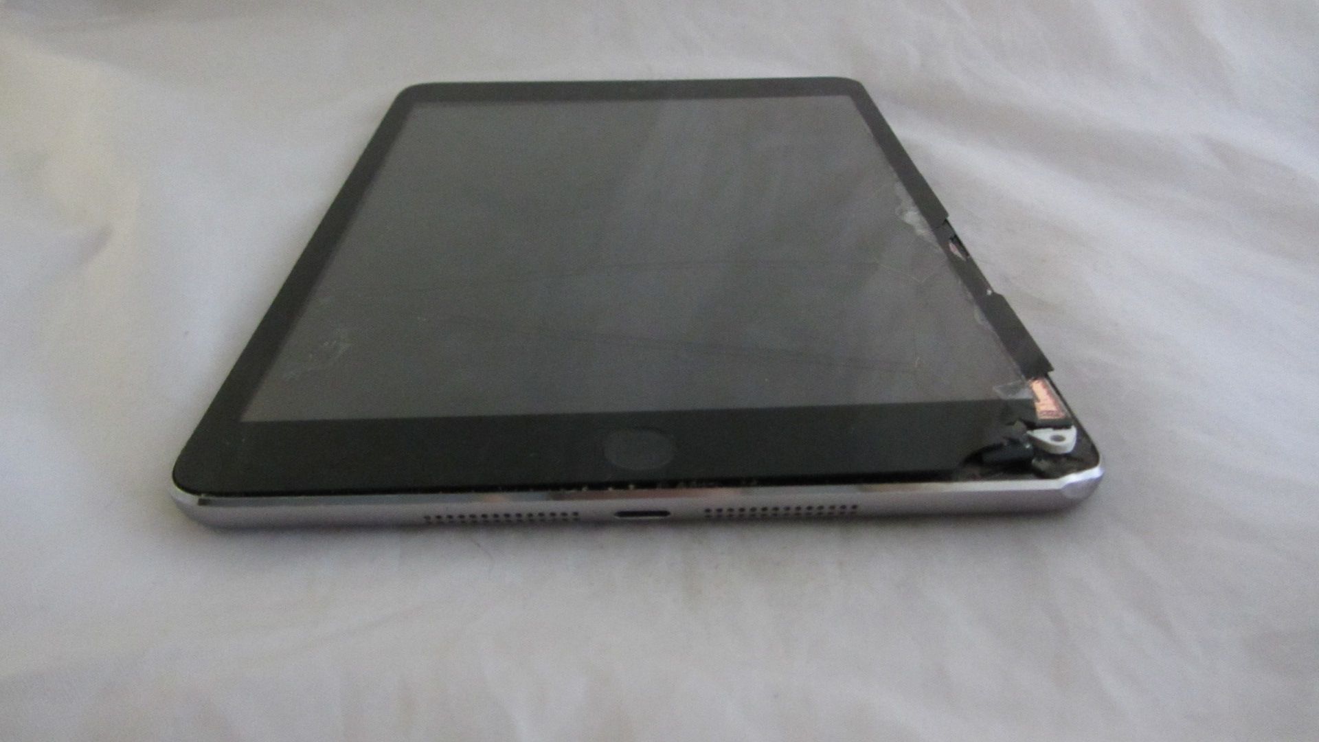 Apple iPad Mini 3 Wi-fi+4G Black - фото фото фото 1