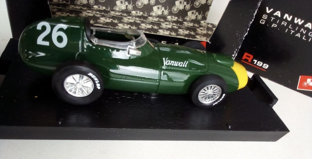 BRUMM Vanwall F1 1958 Stirling Moss GP Italia 1/43 - фото фото фото 3