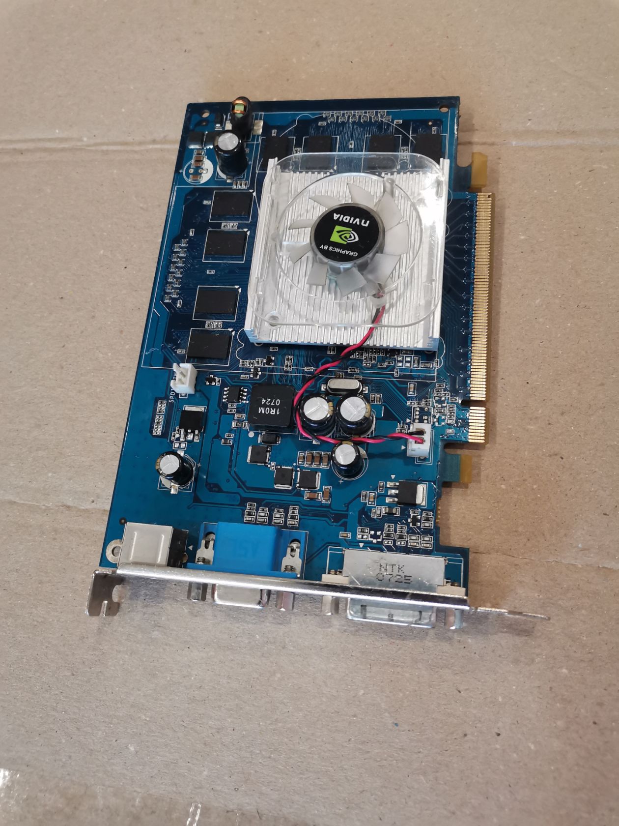 Видеокарта NVIDIA GeForce 8500 GT 256mb PCI-Express 1.0 x16 - фото фото фото 0