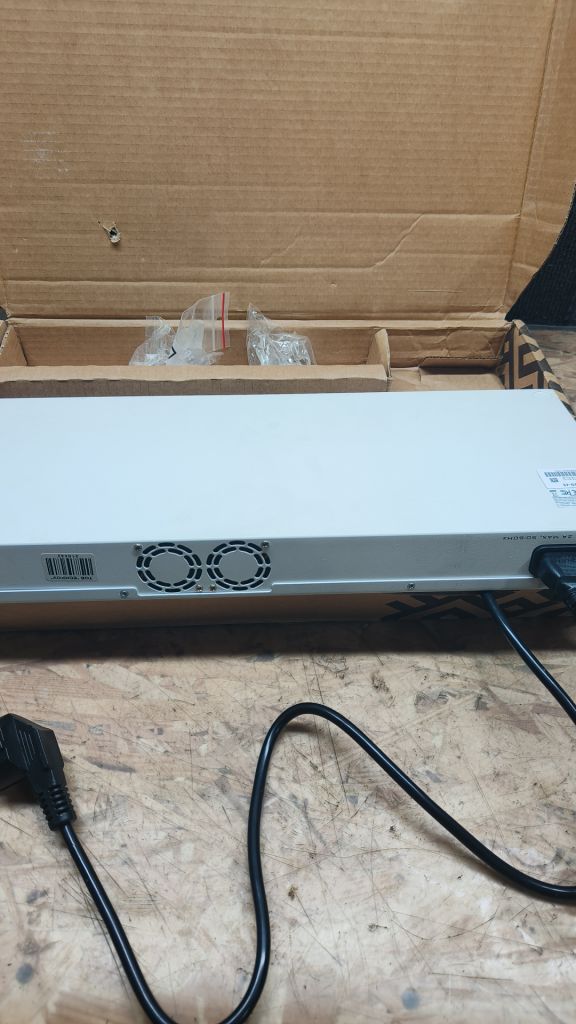 Лот Маршрутизатор MikroTik CCR1036-12G-4S - фото фото фото 6