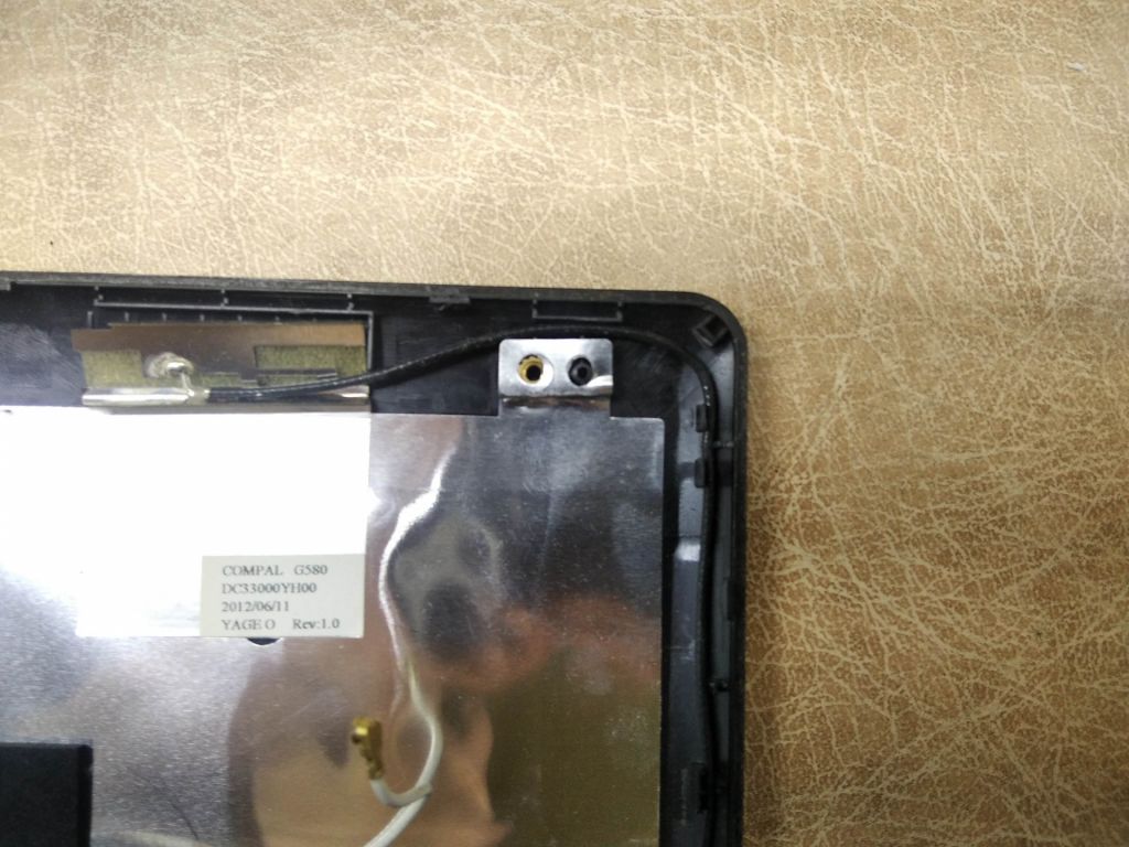 Б/У Крышка матрицы на Lenovo G585 - фото фото фото 3