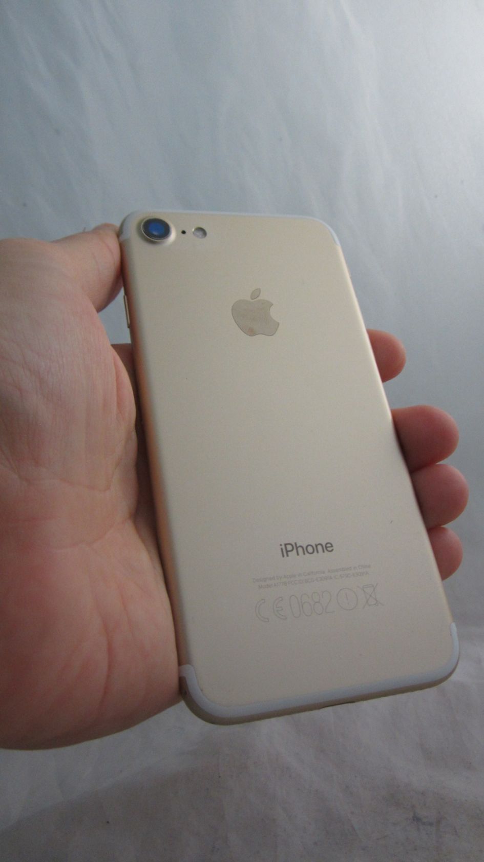 Apple iPhone 7 32Gb Gold - фото фото фото 4