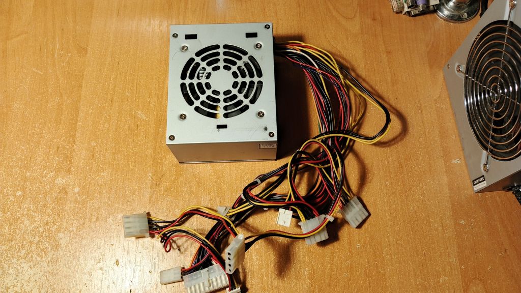 Блок питания SFX POWER SUPPLY MODEL:LC-B200SFX 200W - фото фото фото 2