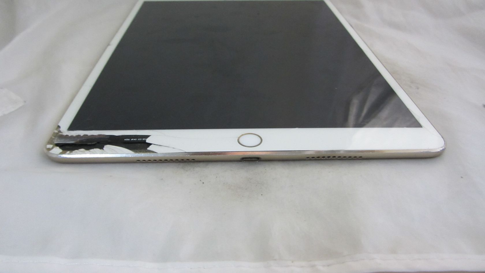 Apple iPad A1701 Gold - фото фото фото 1