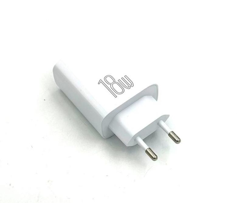 Зарядний пристрій CELEBRAT C-H6-EU 18W Fast Charge 1USB Біле - фото фото фото 2