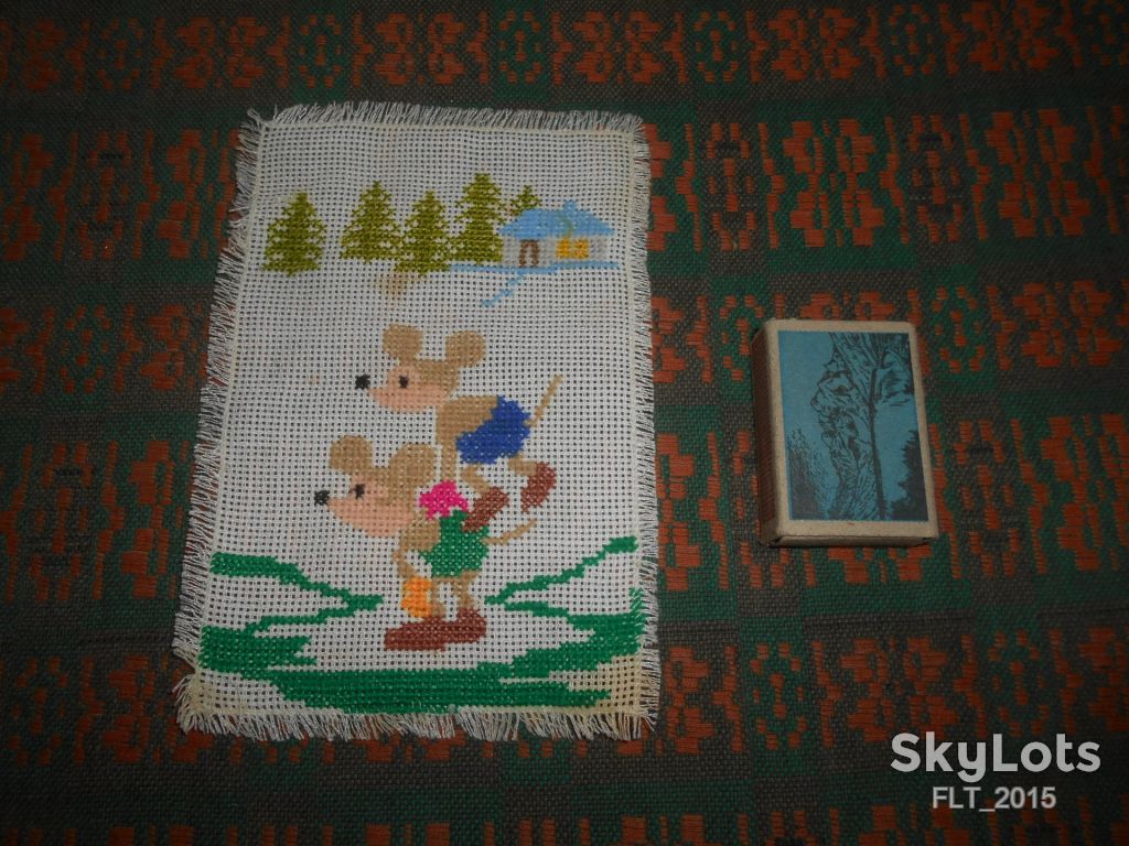 Салфетка -вышивка для ребенка"Два мышонка играют в салки,прыгая друг через друга" - фото фото фото 0