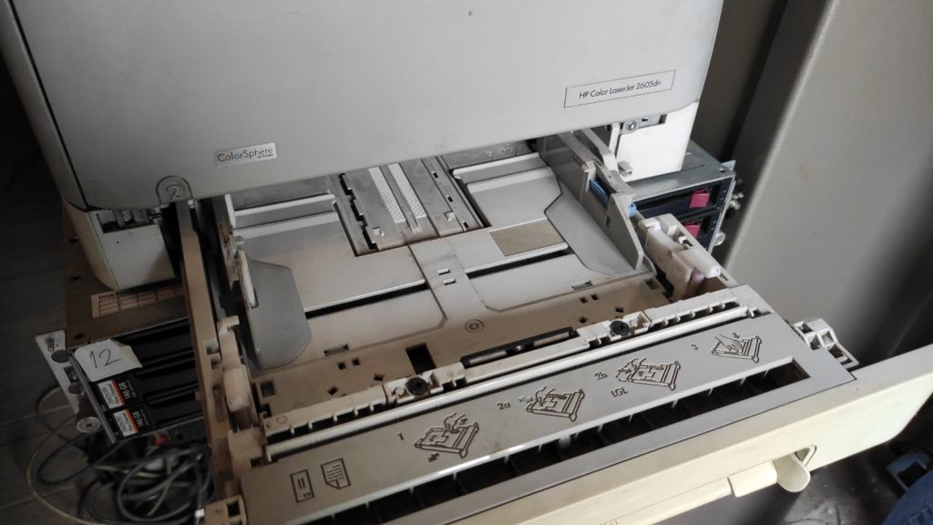 Принтер HP Color LaserJet 2605dn №1 - фото фото фото 3