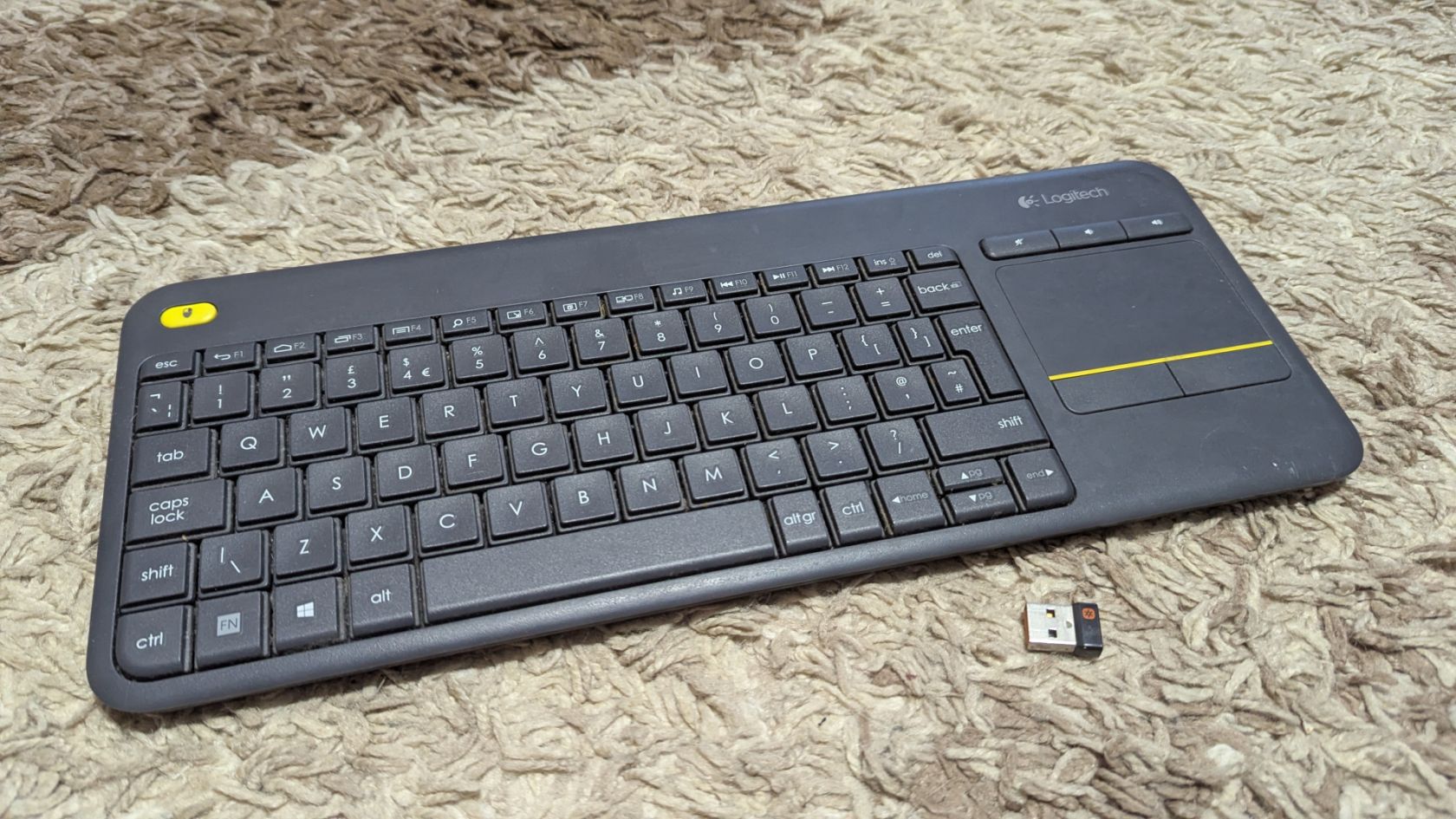 Logitech K400 Plus   клавіатура з тачпадом  +адаптер ЮСБ Від 1 грн - фото фото фото 0