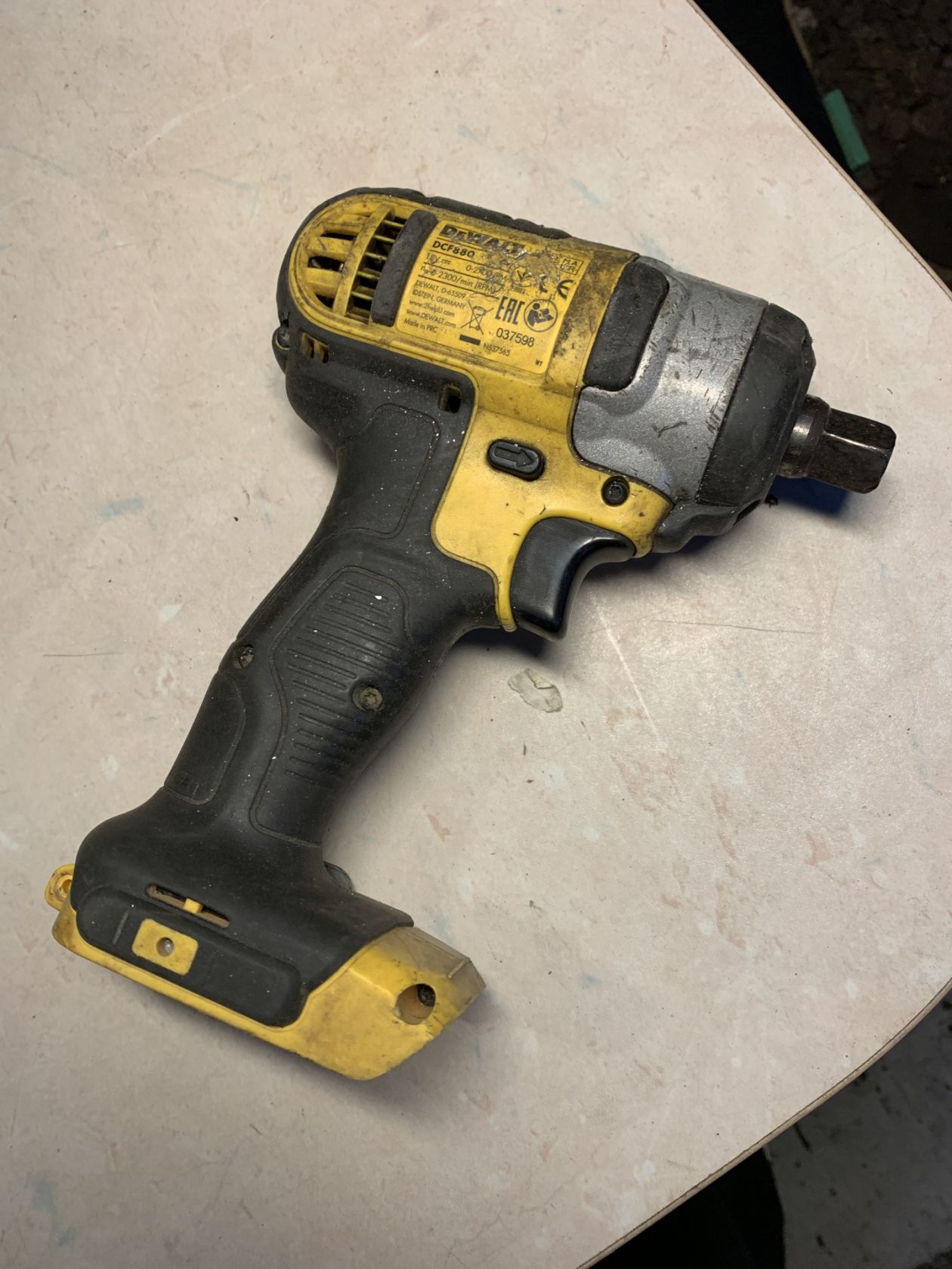 Акумуляторний ударний гайковерт DeWalt DCF880 - фото фото фото 10