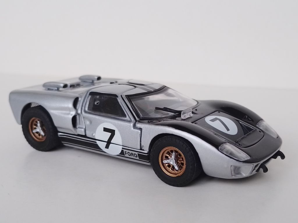 Ford GT40. Universal Hobbies   -3836- - фото фото фото 0