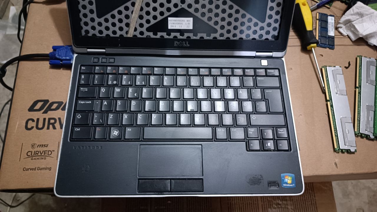 Ноутбук DELL Latitude E6220 i5 2520m рабочий Аукцион - фото фото фото 1