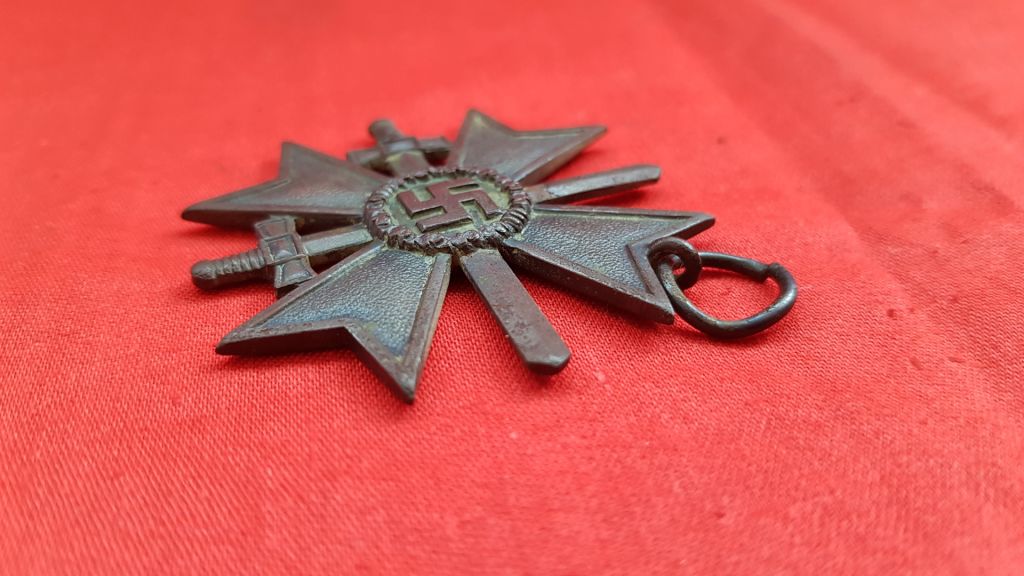 Kriegsverdienstkreuz mit Schwertern, 2. Klasse, KVK - фото фото фото 2