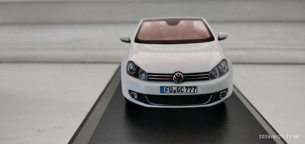 VOLKSWAGEN GOLF CABRIO  SCHUCO M 1:43   ОПЛАТА ЛОТА ПРИ ОТРИМАНІ ! - фото фото фото 2