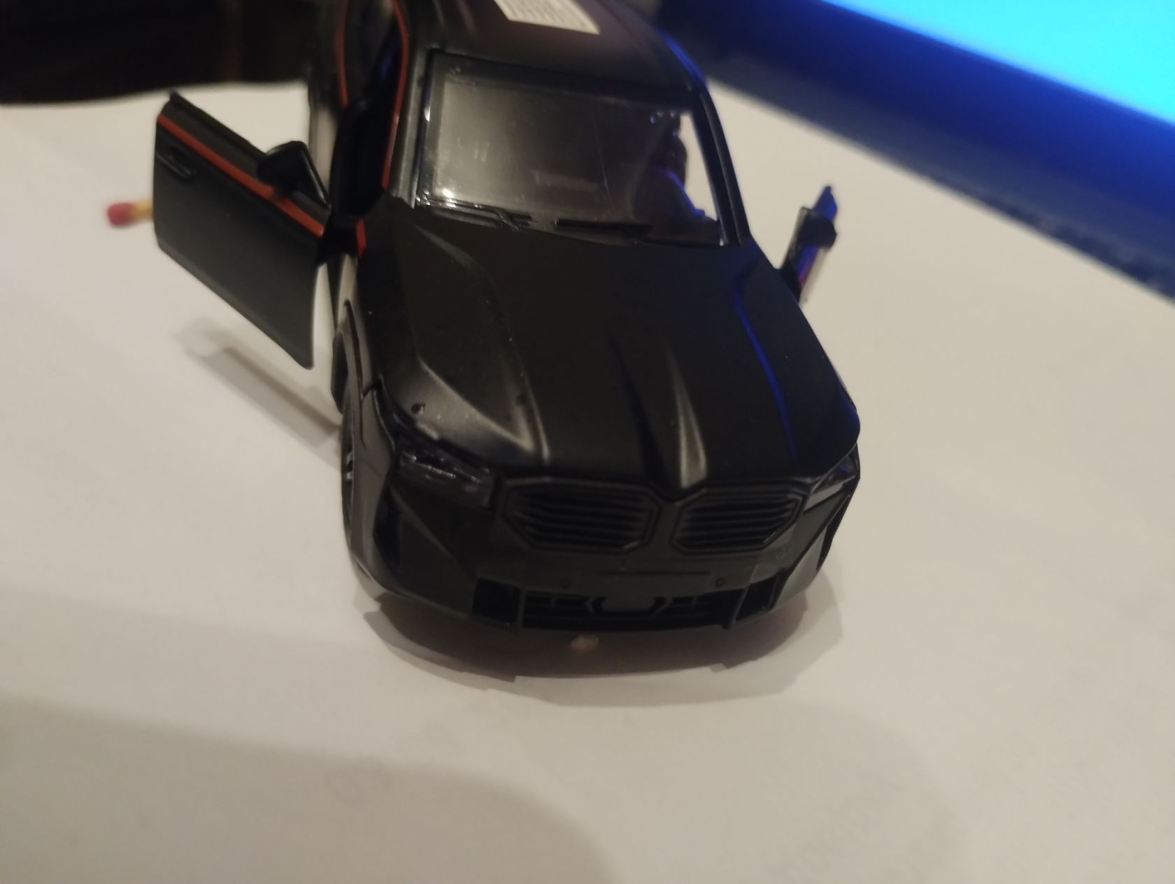 Іграшкова металева машинка, колекційна модель автомобиля BMW XM,  розмір 1/36 - фото фото фото 1