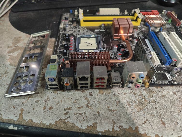 Мат. плата ASUS P5K-E/WiFi-AP LGA775 P35 2xPCI-E+GbLAN+1394 SATA RAID ATX 4DDR2 № 241610101 - фото фото фото 2