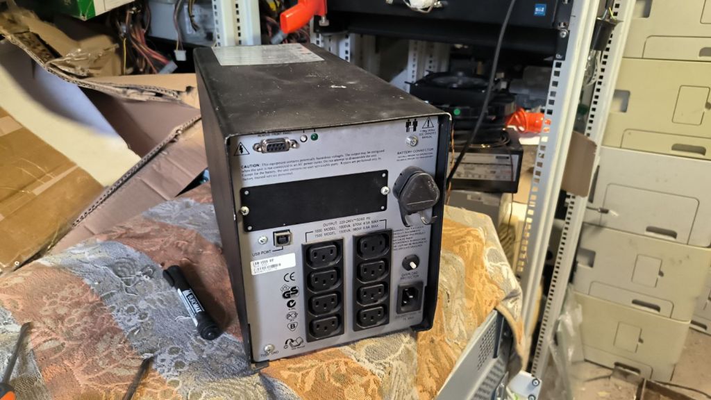 Бесперебійник APC Smart-UPS 1000 SUA1000I №1x - фото фото фото 1