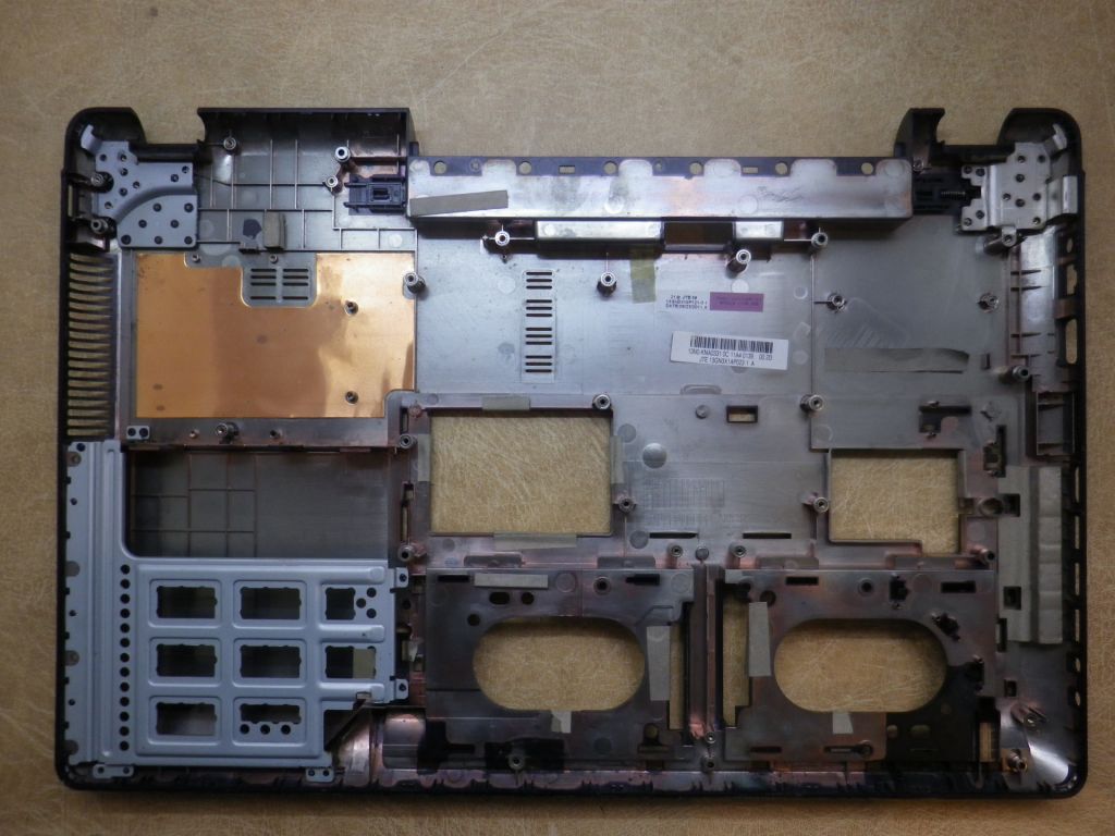 Б/У Корпус низ без сервісної кришки на ASUS X73E - фото фото фото 1