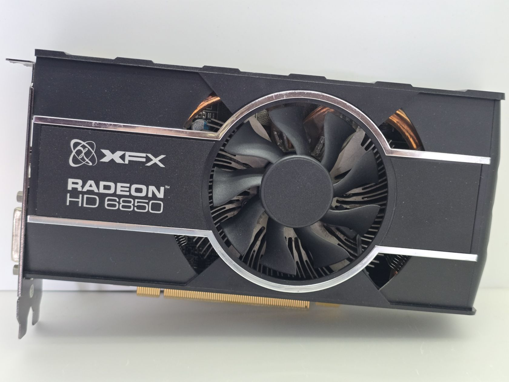 Відеокарта XFX Radeon HD 6850 1GB    (1GB,GDDR5,256 Bit,HDMI,PCI-Ex,Б/у) - фото фото фото 0