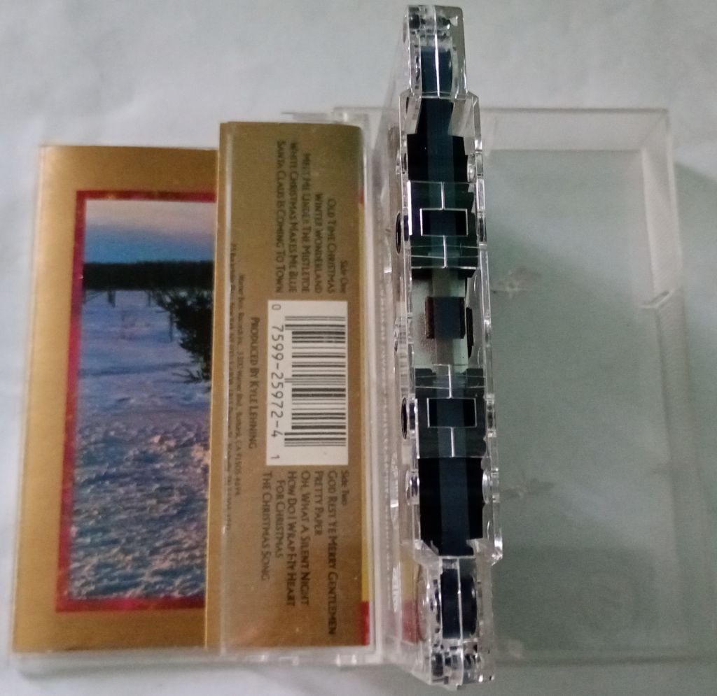 RANDY TRAVIS An Old Time Christmas. Cassette US - фото фото фото 2