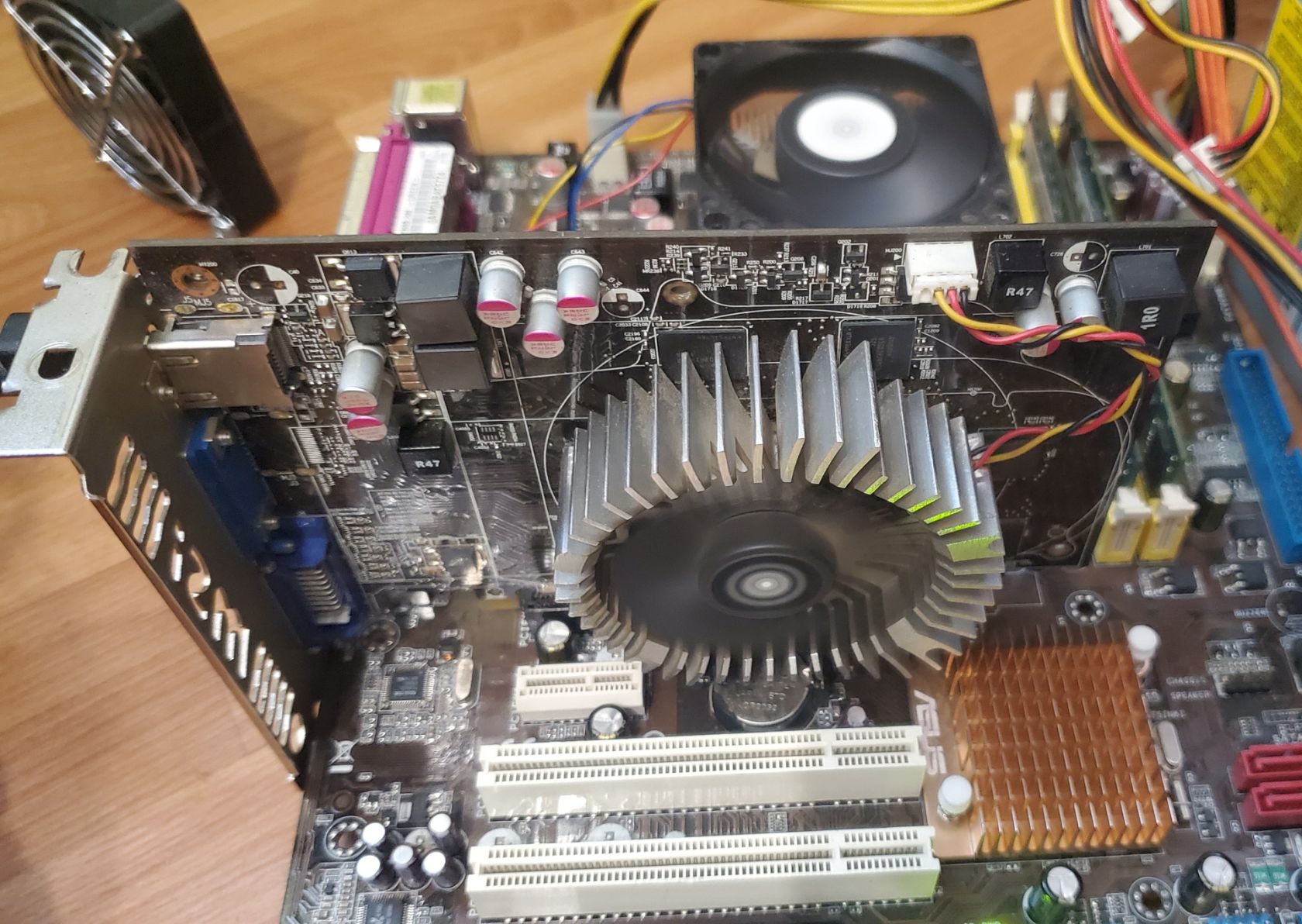 Видеокарта MSI Hd6670 1gb ddr5 - фото фото фото 4