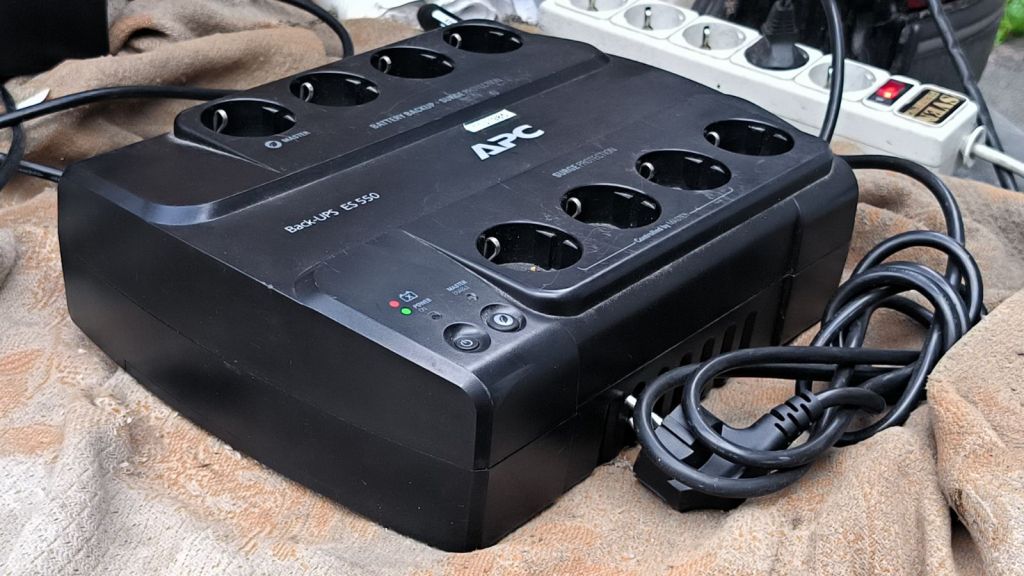 Безперебійник ДБЖ UPS APC Back-UPS ES550   (BE550G-RS) - фото фото фото 2