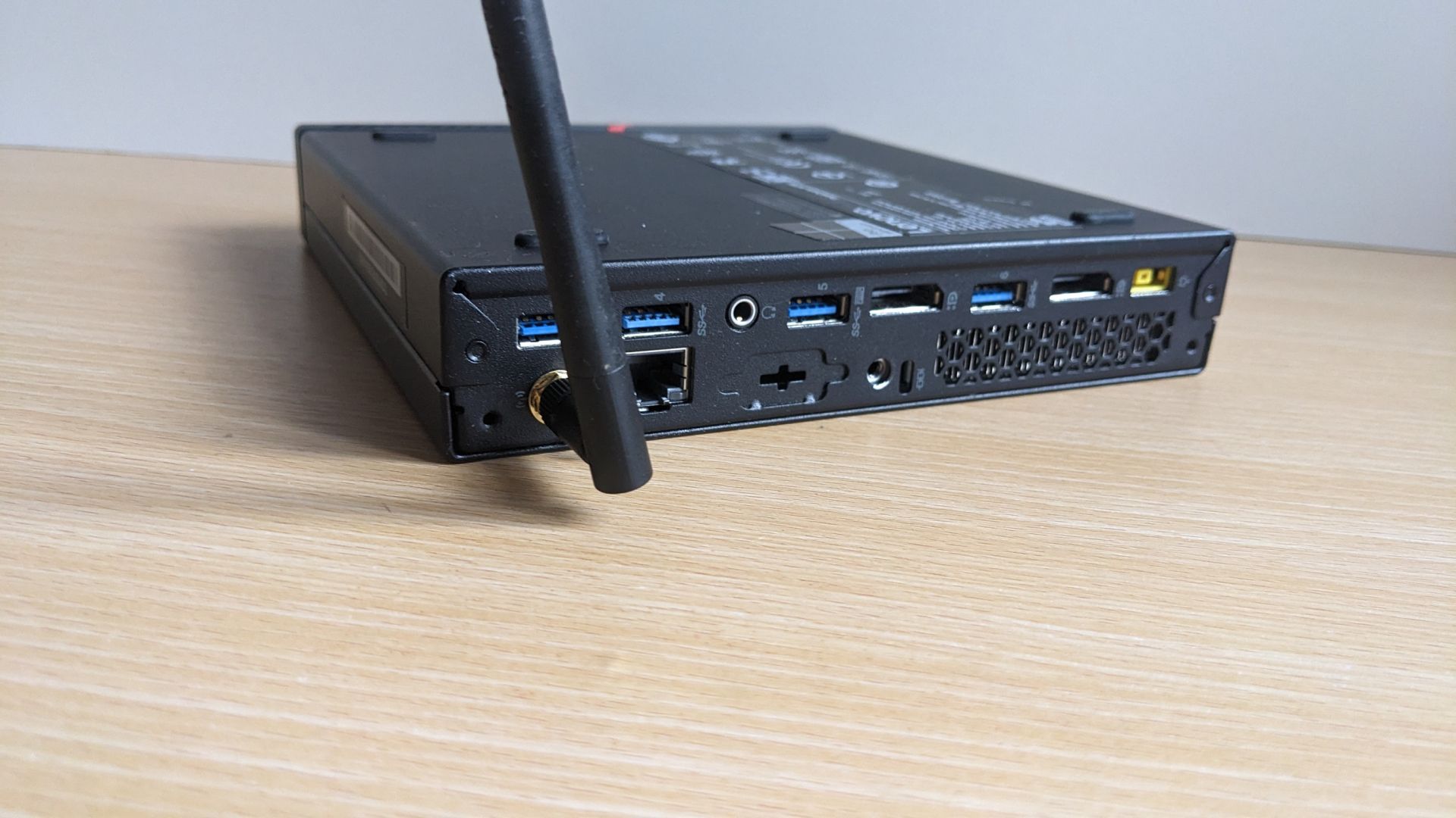 Lenovo ThinkCentre M710q - фото фото фото 3